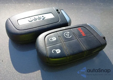 2021 Jeep Renegade Limited 4X4 из США, поврежденный, VIN ZACNJDD14MPM13825